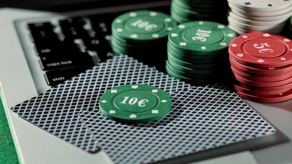 Assistance 24 h/24 et 7 j/7 dans les casinos en ligne : l’alliance de l’IA et du support humain